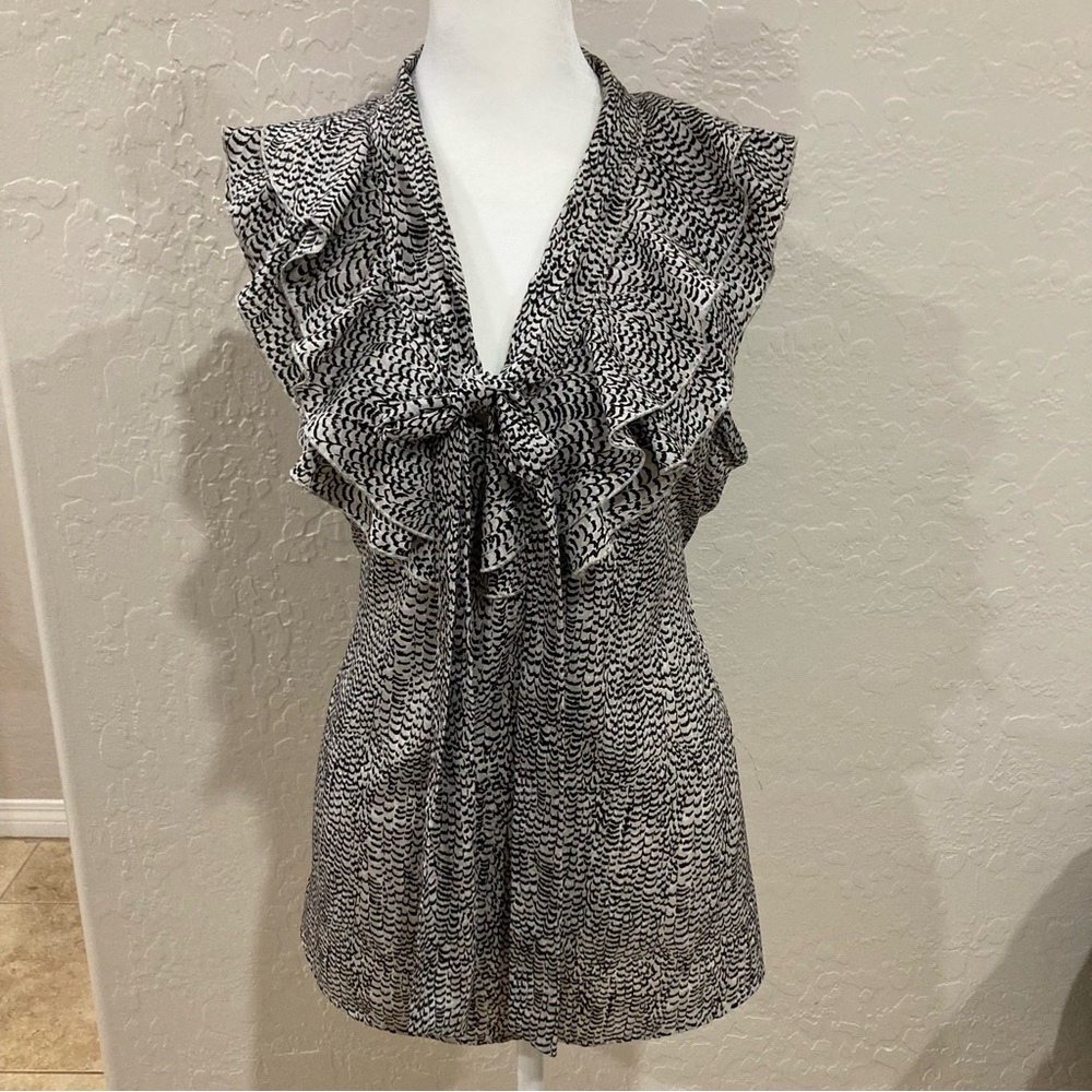 LOFT Black and Light Gray Ruffle V-Neck Top Size XL